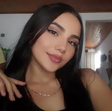 Angie Lorena updated her profile picture.