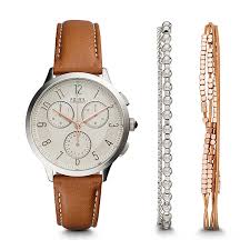 Acier, cuir, tissu, analogique ou digitale, trouvez la meilleure montre pour votre poignet ! Coffret Montre Et Bracelets Femme Fossil Ch4001set