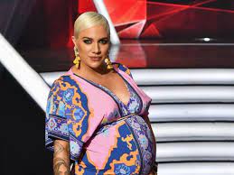 Az énekesnő és férje, krausz gábor csütörtök este jelentették be döntésüket. Allitolag Mar Meg Is Szuletett Toth Gabi Gyermeke Habostorta Hu