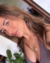 Adriana Melara's Instagram, Twitter & Facebook