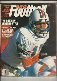 1984 Street Smith S Official Pro Football Yearbook Dan Marino Miami Dolphins Dan Marino Miami Dolphins Football Dolphins