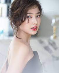 หน มน กแข งรถพา ฝน ดาราสาว ข บเฟอร ราร พ งชนแท งแบร เออร รถเละท งค น ความงาม ภาพ อาย