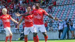 Faites d'eurosport votre destination pour les dernières infos football. Ligue 1 Une Premiere Journee Riche En Spectacle Et En Buts Nimes Prend La Tete Du Classement Ladepeche Fr