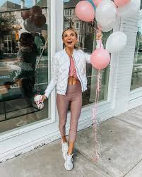 Birthdayyy Vibezzz Where All My Oct 23rd Birthday Twins At Send Me A Selfie If Y All Out There On My Storie Celebrities Dani Austin Pretty Sweaters