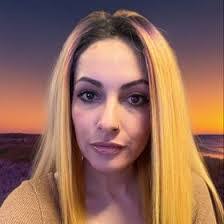 Amber Ping's Instagram, Twitter & Facebook