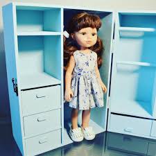 шкаф мебель из картона для кукол своими руками выкройки и схемы Vy Znali Chto Takoj Sunduk Mozhet Sluzhit Eshe Perenoskoj Ili Upakovkoj Dlya Kukly A Tak Zhe Ee Odezhdy Vy Smozhete Podarit Kuklu Pa Odezhda Odezhda Dlya Kukol Naryady