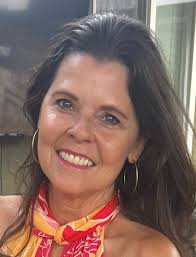 Kendra Whitehead's Instagram, Twitter & Facebook