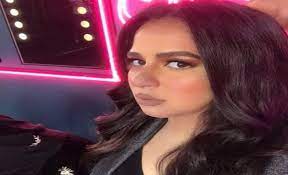 عزت الممثلة المصرية إيمي سمير غانم وشقيقتها الممثلة المصرية دنيا سمير غانم زوجها الممثل المصري. Ø¨Ø§Ù„ØµÙˆØ± ÙˆØ§Ù„ÙÙŠØ¯ÙŠÙˆ Ø­Ø¬Ø§Ø¨ Ø¥ÙŠÙ…ÙŠ Ø³Ù…ÙŠØ± ØºØ§Ù†Ù… ÙÙŠ Ø£Ø­Ø¯ Ø§Ù„Ù…Ø·Ø§Ø¹Ù… ÙŠØ´Ø¹Ù„ Ø§Ù†Ø³ØªÙ‚Ø±Ø§Ù… ÙˆÙ‡Ø°Ø§ Ø³Ø± Ø¸Ù‡ÙˆØ±Ù‡Ø§ Ø¨Ù‡ Ø§Ù„Ù…Ø¯ÙŠÙ†Ø© Ù†ÙŠÙˆØ²