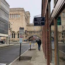 If you're new to a disconnected style, be sure to visit a talented stylist who specializes in this men's haircutting trend. Y Haircutting Downtown New Haven 6 Tips