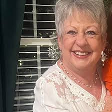 Leann Hays's Instagram, Twitter & Facebook