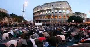Tak jauh dari situ diduga merupakan kompleks kedaton majapahit. Islam Semakin Dekat Diakui Sebagai Agama Resmi Di Italia Mina News