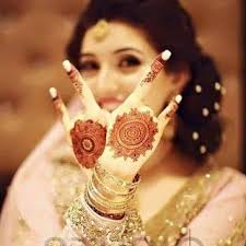 From www.shaadiplans.com materasso con laccetti per d. Bridal Girl Whatsapp Dp Beautiful Mehndi Design Mehndi Designs Henna Designs