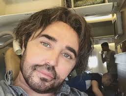 Altrimenti davvero non mi spiego perché continuo a fischiettare rocking rolling di scialpi. Scialpi Chi E Eta Altezza Vita Privata E Instagram
