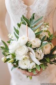 Tropical Wedding Bouquet Banana Leaf White Roses Meewmeew Studios Tropical Wedding Bouquets Beach Wedding Bouquets White Wedding Bouquets