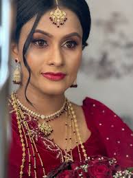 💜"Let us take you to your dream "💜 Dressed by : Thushani Hathurusinghe  Salon Wonrose