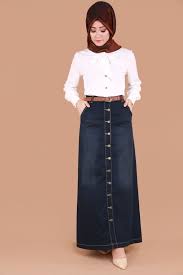 Buyuk Beden Boydan Dugmeli Kot Etek Sade Mavi Urun Kodu Mz3546 79 90 Tl Basortusu Modasi Kot Etek Moda Stilleri
