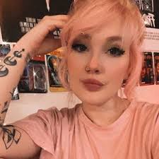 𝐀𝐬𝐭𝐫𝐢𝐝 𝐖𝐡𝐢𝐭𝐚𝐤𝐞𝐫 (@glzzygbbler1)