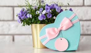 Evcimen bireyler ev hediyesi almaktan büyük mutluluk duyarlar. Ev Hanimina Hediye Ne Alinir Ev Hanimlari Icin 5 Guzel Hediye Muhiku