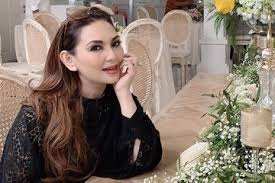 .jika marshmello telah mencuri beberapa unsur dari remix dirinya untuk lagu onerepublic yang bertajuk 'i lived' dan kemudian digunakan untuk hit single sang dj ikonik bersama bastille, 'happier'. Suara Merdu Nia Daniaty Yang Sedang Nyanyikan Lagu Happy Birthday Untuk Anak Maudy Semua Halaman Nova