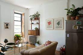 A 400 Square Foot Studio Feels Spacious And Serene Despite The Small Size Airy Room Apartment Decor Small Apartments