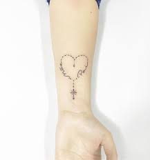Best 15 Example Of Simple Tattoos Designs Mit Bildern Tattoo Ideen Herzschlag Tattoos Rosenkranz Tattoos