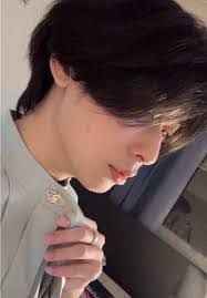 Thomas Shen's Instagram, Twitter & Facebook