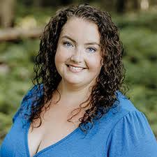 Janis Brooks's Instagram, Twitter & Facebook