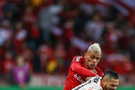Ağustos 2014'te torque'den kirlanmıştır.i̇lk maçına ise 19 eylül 2014'te fc paços de ferreira'ya krşı çıkmıştır.aynı maçta ise primeira liga'daki ilk golünü kaydetmiştir. Para Jonathan Alvez Pictures Photos Images Zimbio
