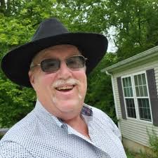 Vernon Yoder (@Royr9444)