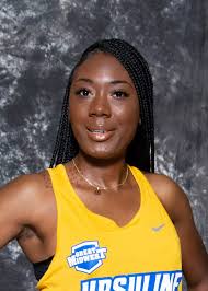 Mariah Wells's Instagram, Twitter & Facebook