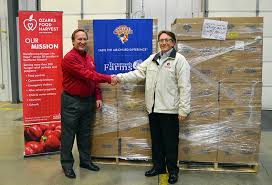 Hand extended food pantry springfield, mo 65803 417.864.4338 : Smart Chicken Donates Poultry Ozarks Food Harvest