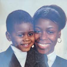 The so-called “Chicago Rat Hole” became an internet sensation in 2024, but  was it really made by a rat? Using anatomical measurements and statistical  comparisons, scientists analysed the sidewalk impression and found