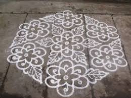To draw this 21 pulli kolam step by step, beginning with plotting 21 dots by chalk or rangoli powder and then drawing flower middle of the rangoli. 21 11 Pulli Kolam Interlaced Dots Kolam Interlaced Kolam Flower Kolam Easy Kolam Fast Kolam Rangoli Designs Rangoli Border Designs Rangoli Kolam Designs