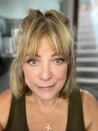 Hello everyone! I just wanted to show that you don't need expensive  products to have a good skin care routine! I also only have a night routine  not really a day routine.