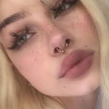 Pin By Chris Gaby On C H I C A S Edgy Makeup Face Piercings Cute Piercings