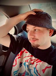 King wearing his bucket hat😂