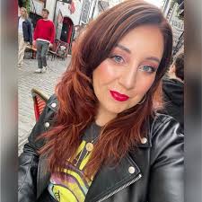 Melissa Guffey's Instagram, Twitter & Facebook