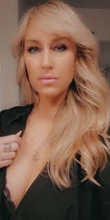 Amanda Frey's Instagram, Twitter & Facebook