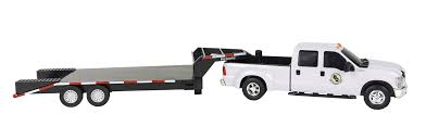 Our flatbed style is offered in both single and dual. Big Country Flatbed Trailer 1 20 Scale Gooseneck Trailer Toy Trailer Farm Toys Amazon Sg Toys