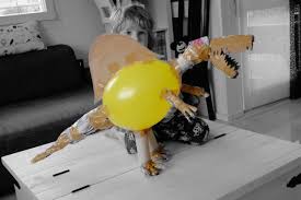 Buchstaben aus pappmache selber machen. Dino Pinata Selber Herstellen Knuddelmonster