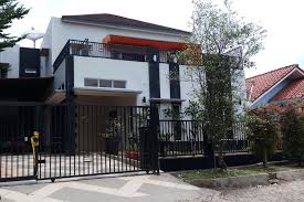 Lembaga keuangan terbagi menjadi dua: Heboh Bandar Narkoba Punya Aset Rp 12 5 Triliun Lolos Vonis Mati Hingga Ikhlas Harta Disita Halaman All Kompas Com