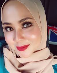 Listen to sinar fm malaysia live with a simple click at liveonlineradio.net. Pose Duduk Macho Macam Bos Anak Feeya Iskandar Ini Pasti Buat Anda Senyum Geli Hati Gempak