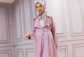 Video berawal dari unggahan pengguna tiktok telah menampilkan seorang wanita cantik yang memakai jilbab sedang asik didalam mobil, video yang berdurasi gantung ini telah diberi watermark andai punyaku tidak pink. Jilbab Yang Cocok Untuk Baju Warna Pink