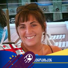 When I was 17 years old I was 86lbs. Now I'm a healthy 107lbs 💛 I am 5”2.5  @rebeccalouisenutrition 🌱 I thought I wanted to be skinny, to see my bones  and