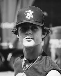 𝐓𝐇𝐎𝐌𝐀𝐒 𝐋𝐈𝐒𝐋𝐄 𝐂𝐎𝐄-𝐁𝐑𝐎𝐎𝐊𝐄𝐑 (@thomaslislebrooker) •  Instagram photos and videos