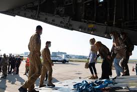 The explosion has occurred at the abbey gate entrance where british troops have been stationed in recent days. L Mebfvzpv7tqm