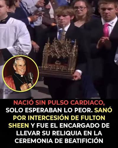 EL JOVEN DEL MILAGRO LLEVÓ LA RELIQUIA DEL BEATO FULTON SHEEN Hace dieciséis años, James Fulton Engstrom nació sin pulso, sin respiración y sin latido cardíaco. Los médicos intentaron reanimarlo durante 61