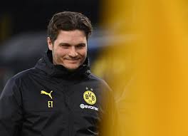 Edin terzić is on facebook. Bvb Coach Terzic Macht Etwas Gewohnliches Und Alle Flippen Aus