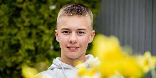 Kevin Larsson föll ner i kallt vatten