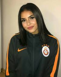 pin by 얼짱 박민희 on a short hairstyles baddie hairstyles baddie makeup girls makeup